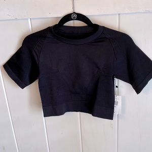 NWT Alala Barre Seamless Tee. Size Large. Runs small size up.